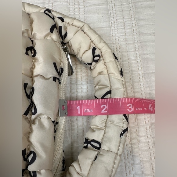 Small Puffer Bag Cream with Black Bows - Picture 7 of 8